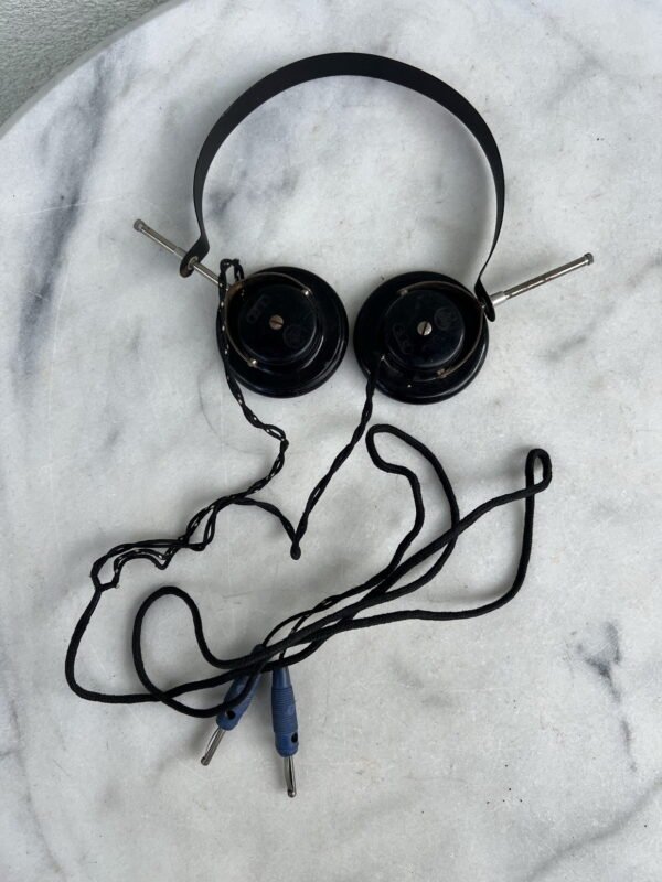 Ausinės Omega, antikvarinės, vokiškos, kariškos. 1920 - 1940 m. Kaina 52