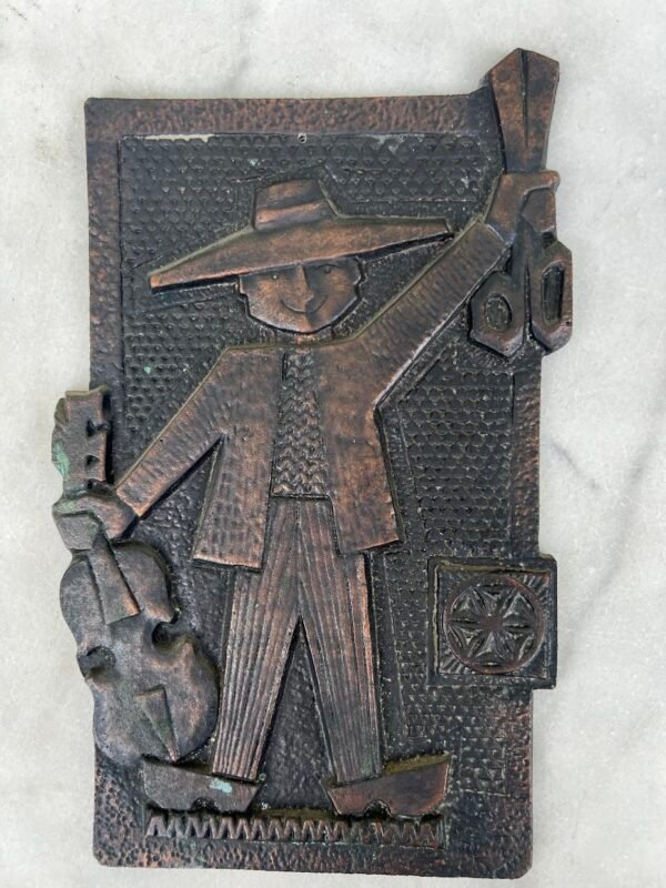 Bareljefas siuvėjo Palangos Juzė. Kaina 28