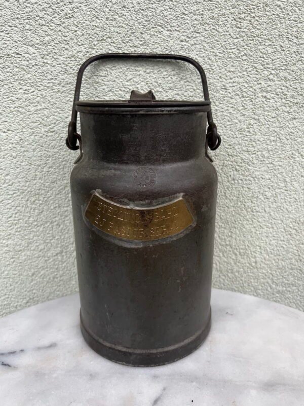 Bidonas antikvarinis, metalinis. Talpa 3 l. Kaina 43