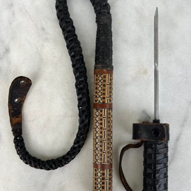 Bizunas-rimbas-su20durklu-rankenoje-odinis-medinis201.jpg Bizunas-rimbas-su20durklu-rankenoje-odinis-medinis201.jpg