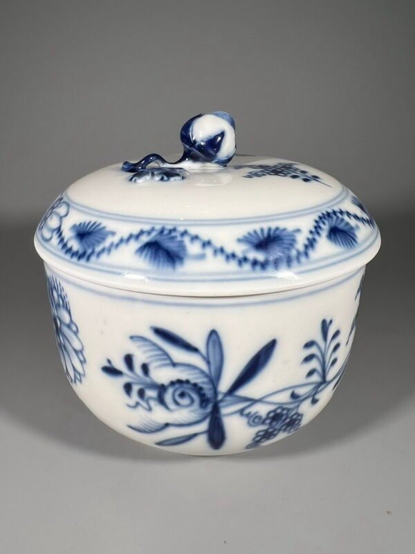 Cukrinė porcelianinė Meissen, svogūno rašto, Zwiebelmuster, antikvarinė, 1924 m. Kaina 93