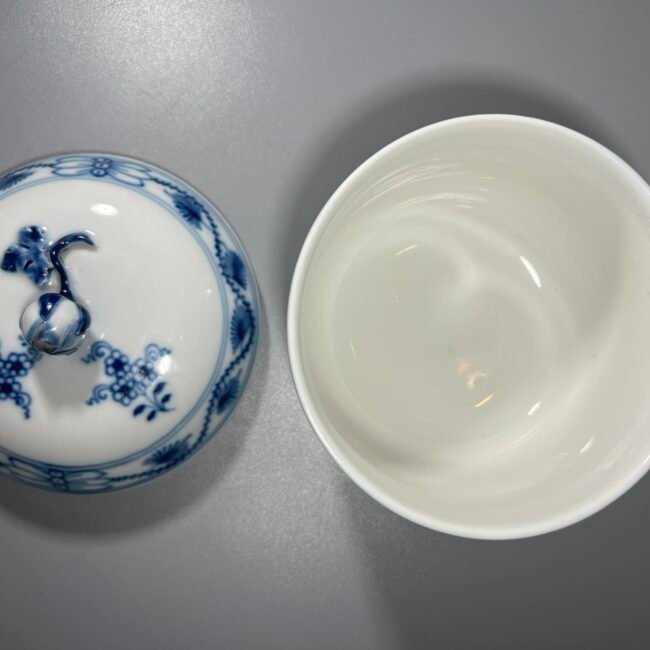 Cukrine-porcelianine-svoguno-rasto-Zwiebelmuster206.jpg Cukrine-porcelianine-svoguno-rasto-Zwiebelmuster206.jpg