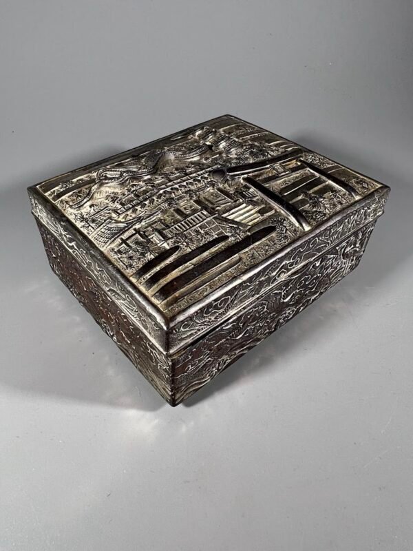 Dėžutė antikvarinė, sidabruota, dekoratyvinė, japoniška. Kaina 53