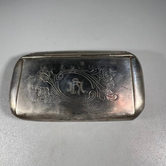 Dezute-antikvarine-tabakui-sidabruota202.jpg