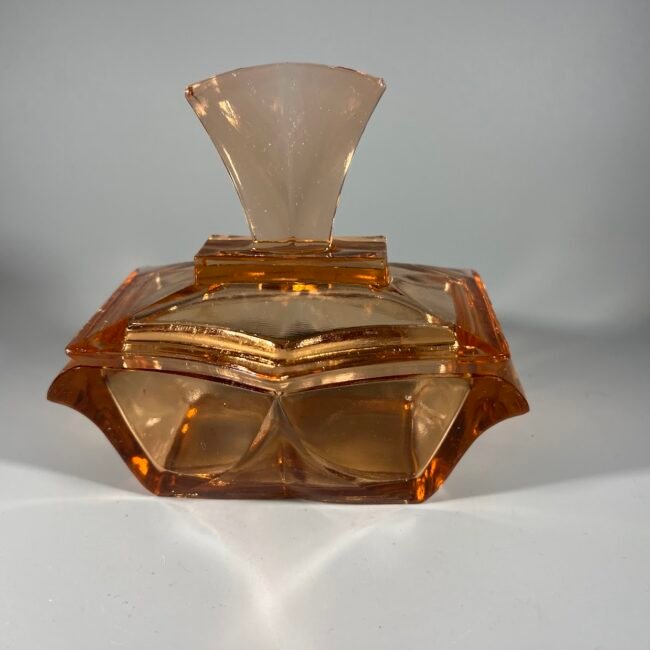 Dezute-art-deco-presuoto-rausvo20stiklo201.jpg Dezute-art-deco-presuoto-rausvo20stiklo201.jpg