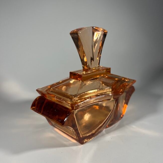 Dezute-art-deco-presuoto-rausvo20stiklo202.jpg Dezute-art-deco-presuoto-rausvo20stiklo202.jpg