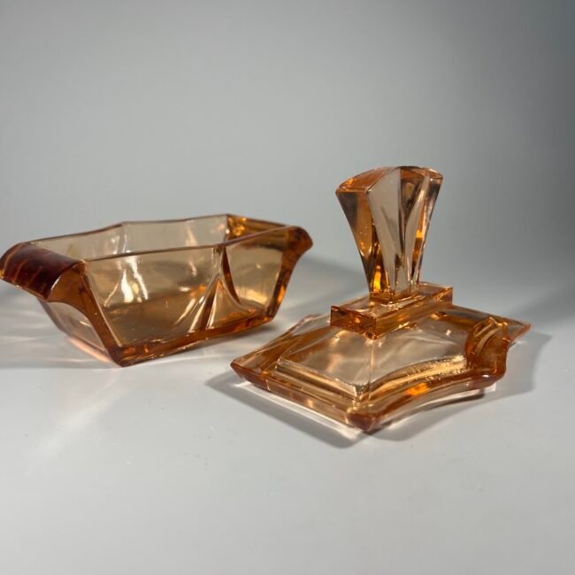 Dezute-art-deco-presuoto-rausvo20stiklo204.jpg Dezute-art-deco-presuoto-rausvo20stiklo204.jpg