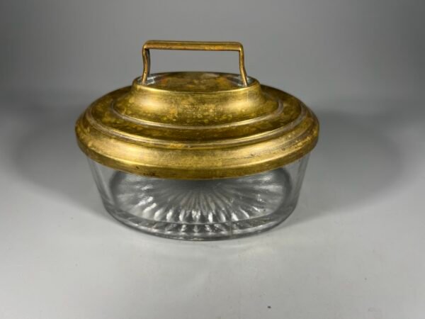 Dėžutė stiklinė metaliniu dangčiu antikvarinė, Art Deco stiliaus. Kaina 23