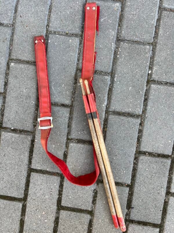 Pionieriško būgno diržas su lazdelėmis, sovietinis, tarybinių laikų. Kaina 28 už viską.