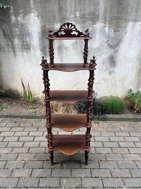 Etažerė tekinta medinė. Kaina 158