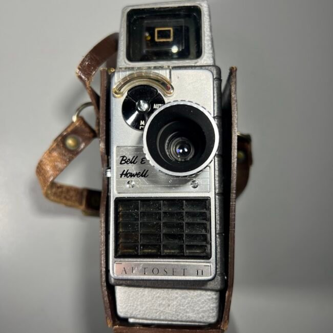 Filmavimo-kamera-Bell-Howell-Autoset20II-820mm203.jpg