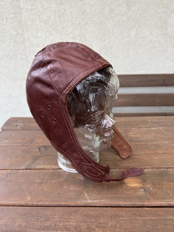 Lakūno, piloto, motociklisto, motociklininko kepurė odinė, originali, antikvarinė. Kaina 63