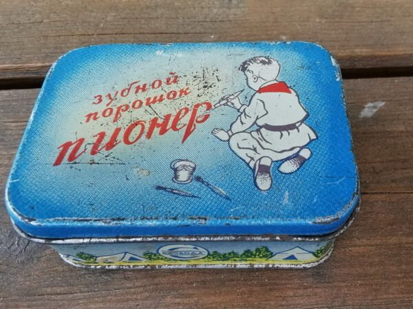 Dėžutė dantų valymo miltelių skardinė, tarybinė, sovietinių laikų Pioner. Maskva. Kaina 26