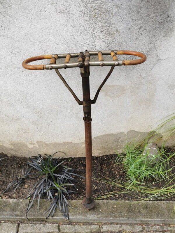 Lazda, lazdelė su kėde, lazda-kėdė, lazdelė-kėdutė antikvarinė, išskleidžiama, tvirta. Kaina 138