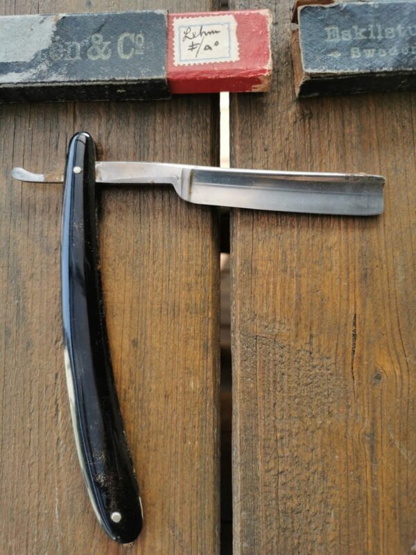 Antikvarinis skustuvas MADE BY KAYSER ELLISON & CO'S BEST SHEFFIELD SILVER STEEL. Bartputzer 1927. Kaina 27