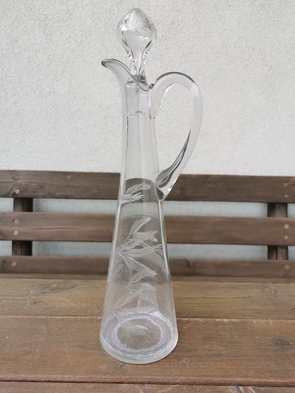 Grafinas antikvarinis, raižyto stiklo. Kaina 33