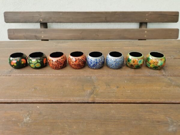 Servetėlių žiedai mediniai, tapyti. 8 vnt. Kaina 47 už visus