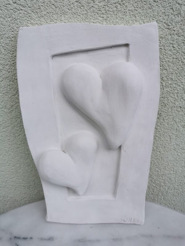 Bareljefas gipsinis Širdys. Nicole Vider.Kaina 52