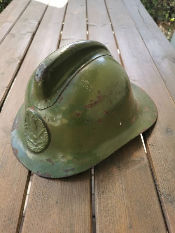 Šalmas gaisrininko, ugniagesio tarybinių, sovietinių laikų. 1961 m. Каска, шлем пожарного СССР, модель М-103-61. Kaina 58