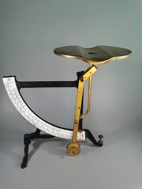 Svarstyklės pašto, graminės, antikvarinės. Concav Lateral D.R.G.M. Vokietija. 1930 m. Kaina 58