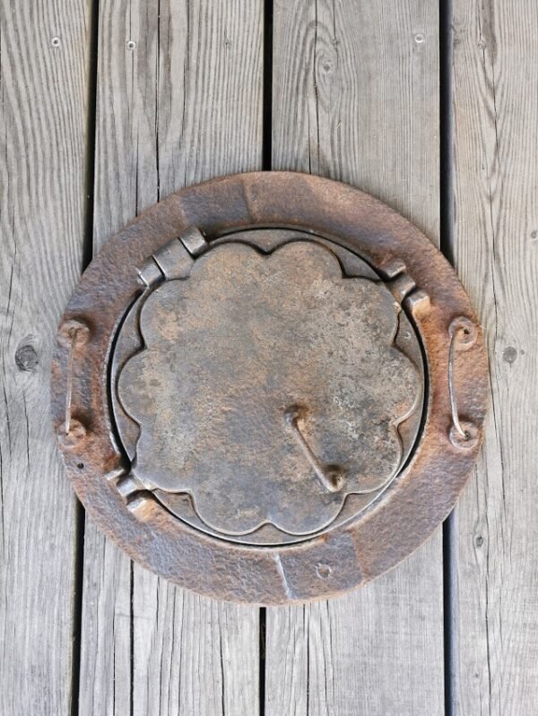 Keptuvė čirvinių blynų špižinė (ketaus), vartoma. Kaina 92