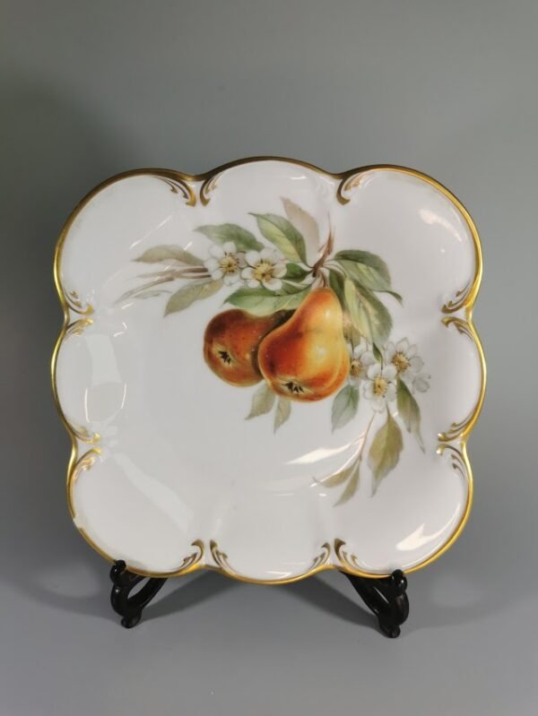 Lėkštė porcelianinė, antikvarinė. Kaina 12