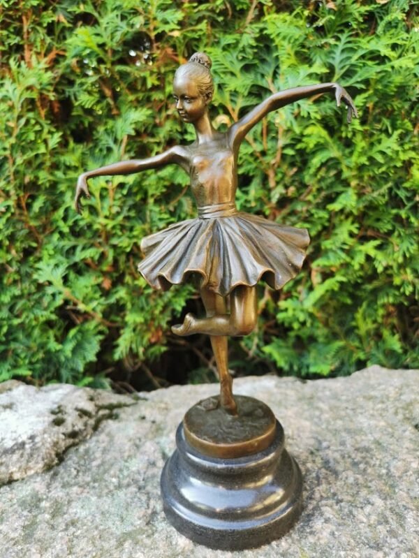 Balerinos statulėlė, figūrėlė. Bronze Garanti, J.B. Déposée, Paris. 1910 m. Milo statulos replika. Bronza, marmuras. Kaina 173