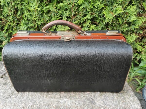 Lagaminas daktaro antikvarinis. Maskva. Kaina 87