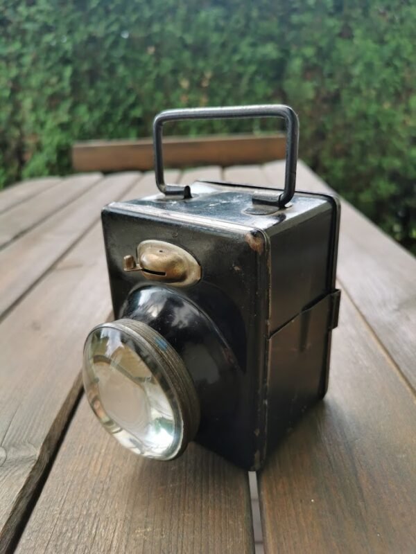 Prožektorius antikvarinis. Kaina 43