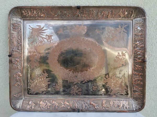 Padėklas varinis, sidabruotas, antikvarinis. Kaina 107