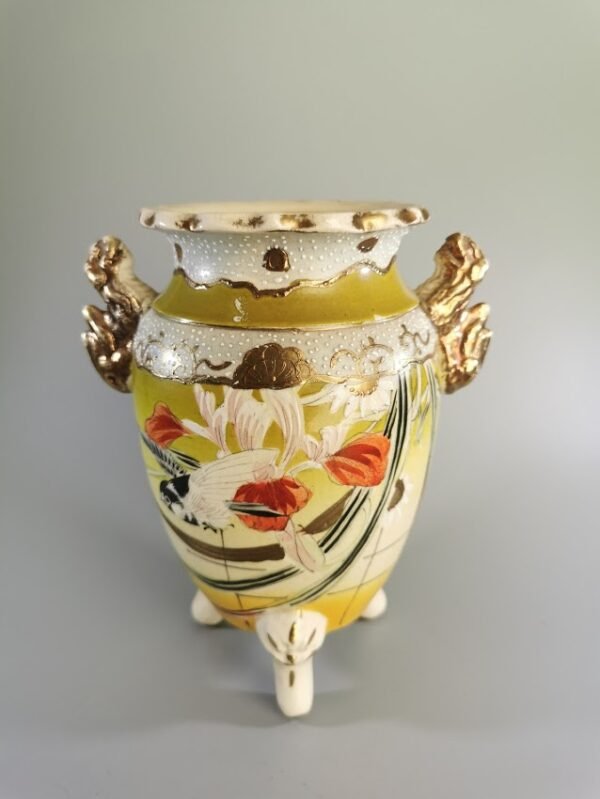 Vaza antikvarinė, porcelianinė, japoniška. Kaina 48