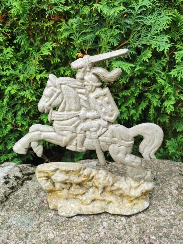 Vytis pastatomas, pakabinamas. Kaina 42