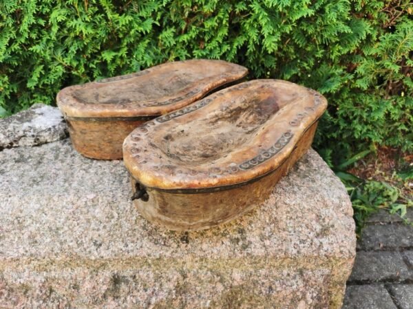 Batų vidpadžių formavimo presas antikvarinis. Kaina 128 už abu.