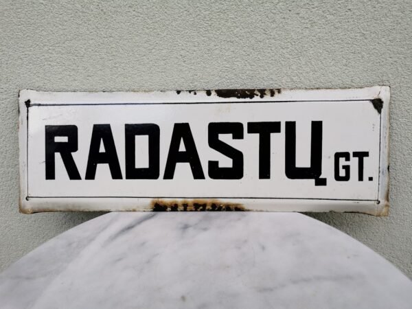 Iškaba, lentelė, emaliuotas tarybinių laikų gatvės pavadinimas. RADASTŲ GT. Kaina 33