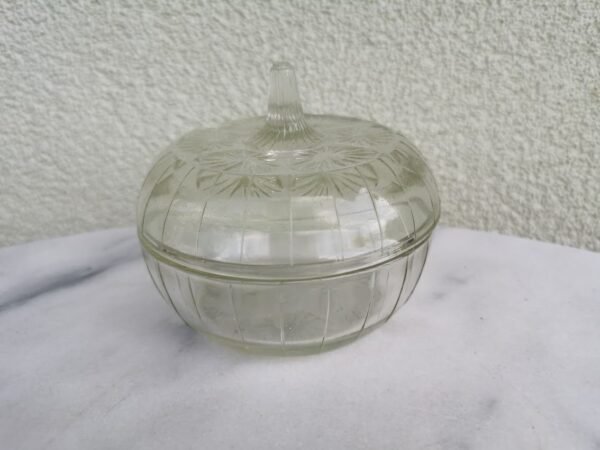 Cukrinė, dėžutė stiklinė tarybinių laikų. Kaina 18