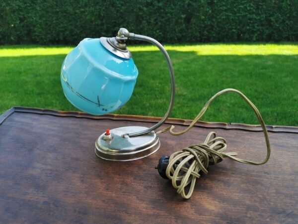 Šviestuvas, naktinė lempa antikvarinė pakabinama bra, pastatoma. Veikianti. Kaina 58