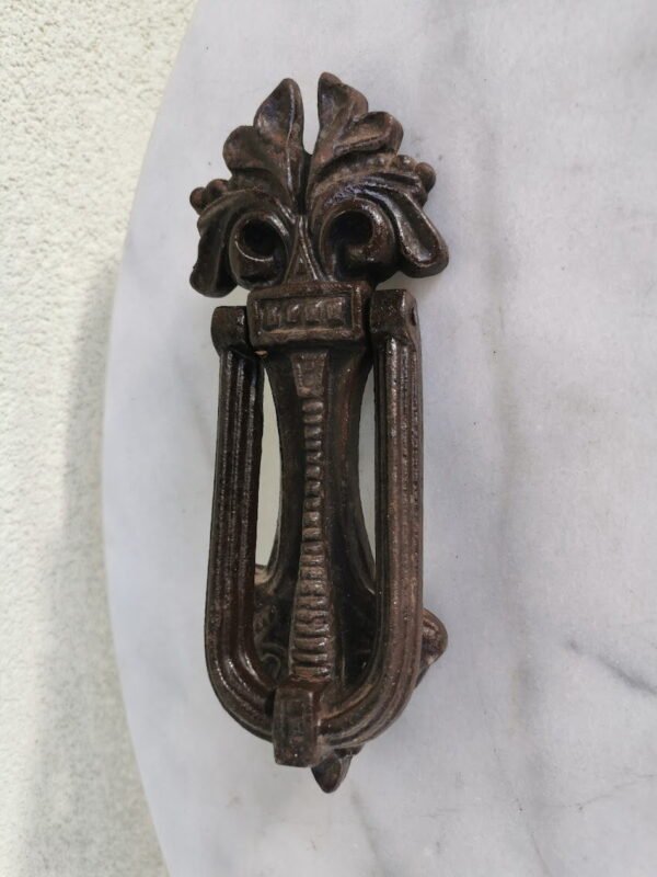 Durų belstukas špižinis, ketaus, antikvarinis. Kaina 42