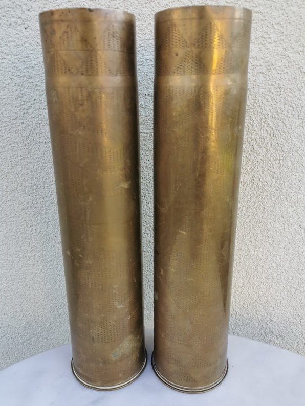 Tūta, tūtelė, gilzė, vaza žalvarinė, tuščia. 2 vnt. Kaina po 53