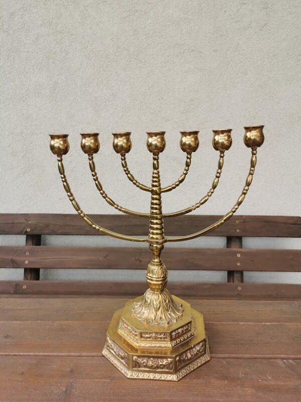 Menora stambi. Svoris 3,6 kg. Kaina 73