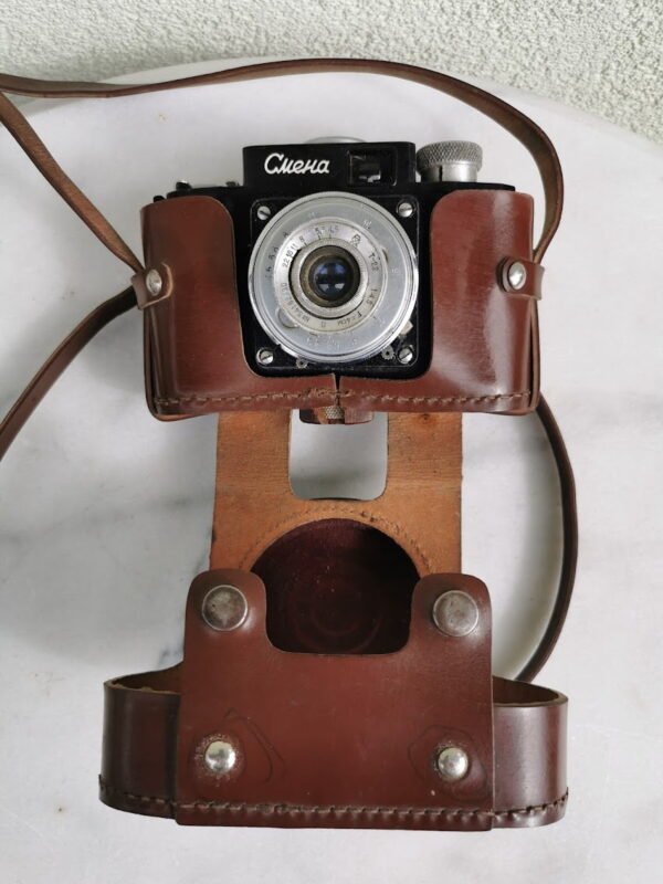Fotoaparatas Smena, Смена, tarybinis, originaliame dėkle. 1952-1960 m. Kaina 26