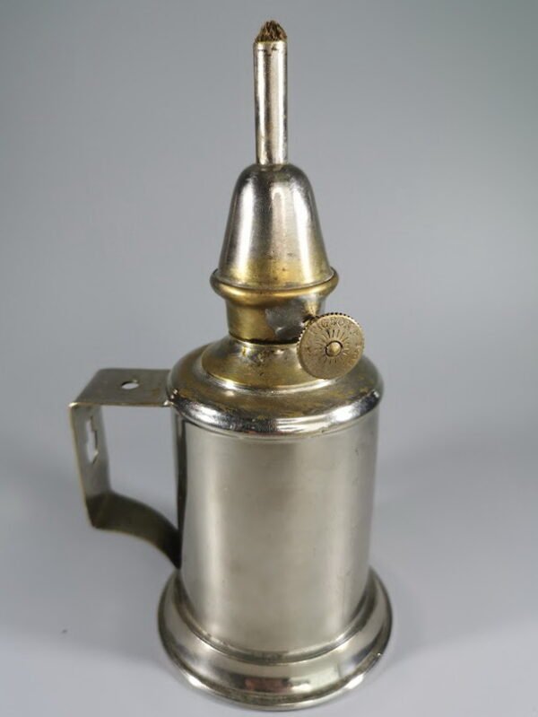 Lempa antikvarinė Lampe PIGEON, prancūziška, originali, pastatoma, pakabinama. Kaina 38