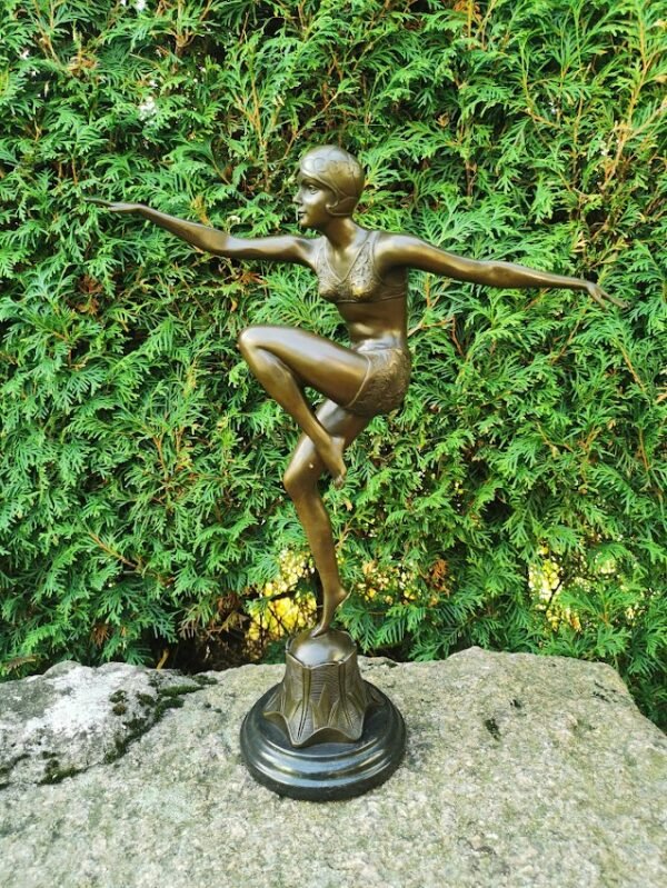 Statula bronzinė Art Deco Šokėja. 1925 m. Ferdinand Preiss "Con Brio" kopija pagaminta Prancūzijoje. Kaina 288