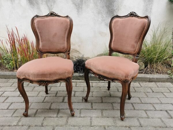 Kėdės prancūziškos, antikvarinės, tvirtos. 2 vnt. Kaina po 68