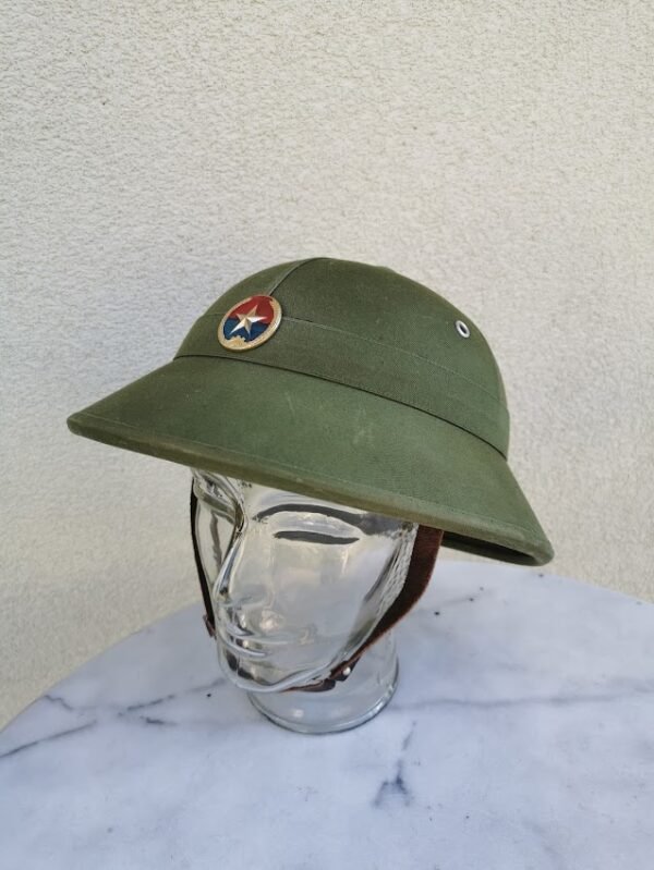 Vietnamietiškas šalmas. Nenaudotas. Kaina 78