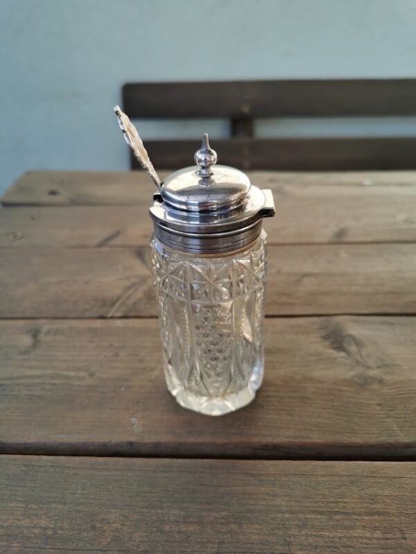 Padažinė antikvarinė. Kaina 27