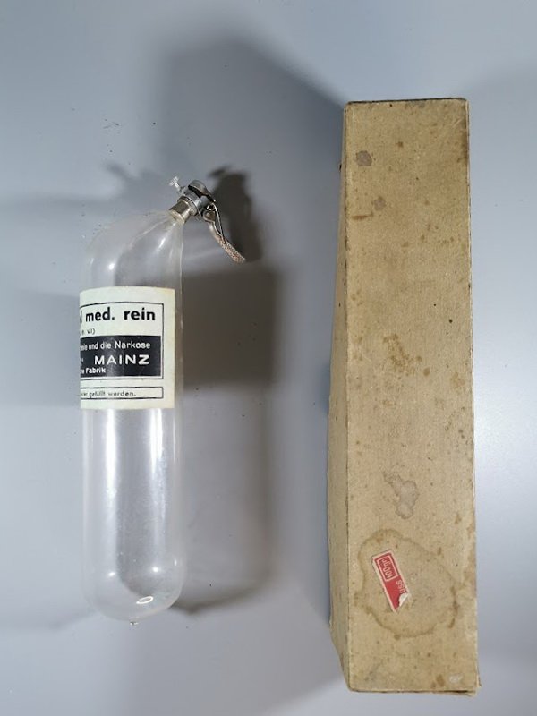 Indas medicininis, antikvarinis. Kaina 23