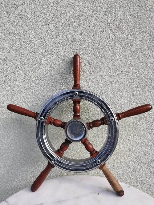 Šturvalas laivo, autentiškas, nikeliuotas metalas, medis. Naudotas. Kaina 158