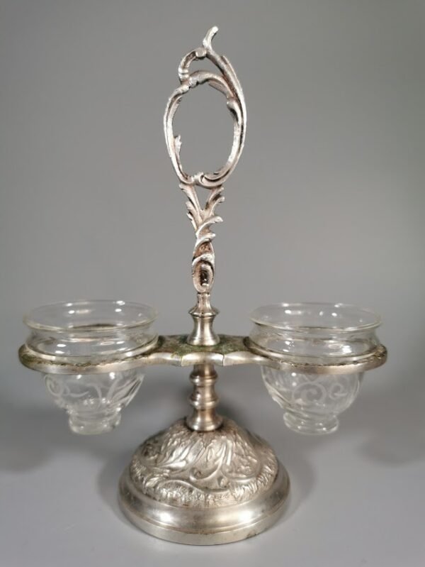 Prieskoninė antikvarinė, sidabruota. Kaina 57