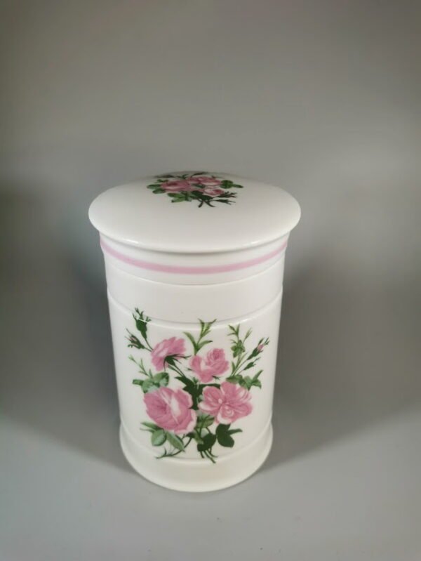 Dėžutė porcelianinė prancūziška. 500 gr. Aukštis 13 cm. Kaina 21