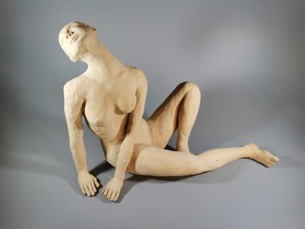 Statulėlė keraminė, rausvo molio. Moters aktas. Kaina 73